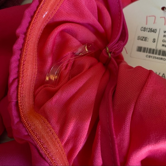 Ruffled Crop Top - Picture 9 of 10